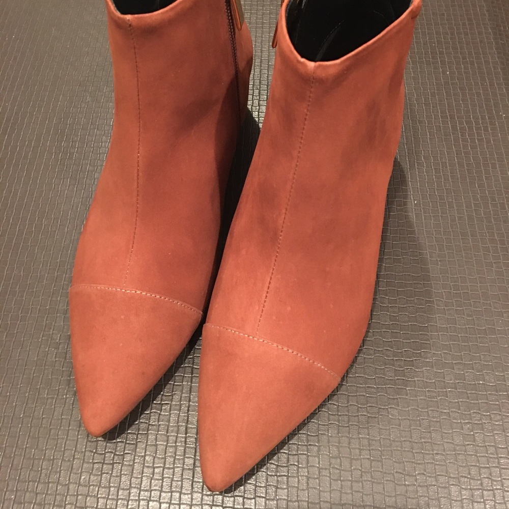 New Suede Ava & Aiden ankle booties